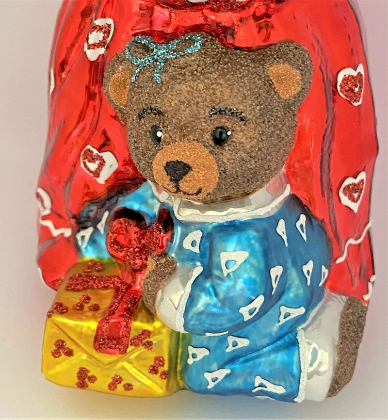 Bärenmama hat einen feinen Kuchen gebacken