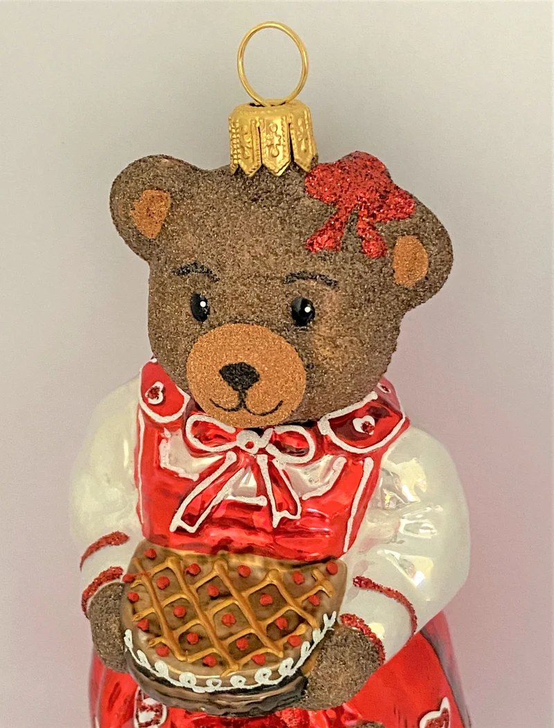 Bärenmama hat einen feinen Kuchen gebacken
