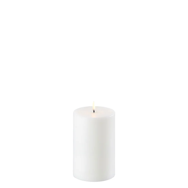 Uyuni LED Stumpenkerze, Nordic White, 10,1 x 15,2 cm