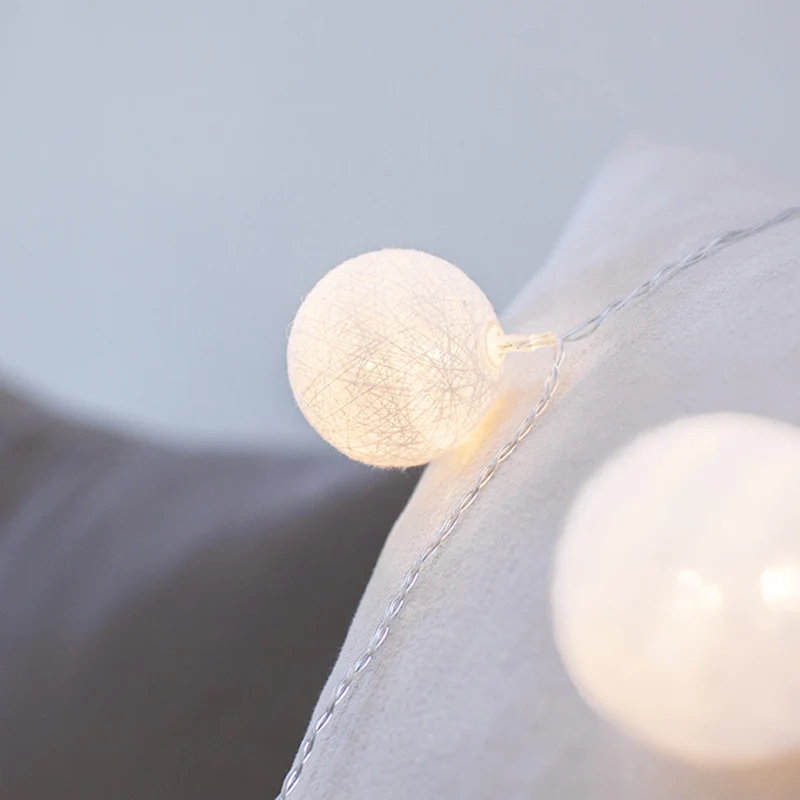 10er LED Cotton Ball Lichterkette weiß