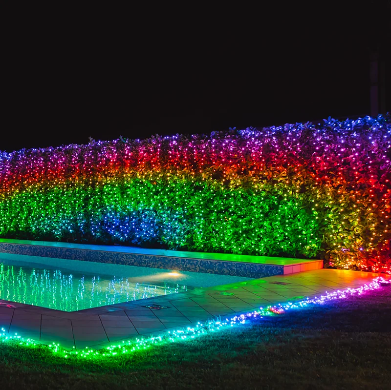 Twinkly 2,1m smarter Lichtervorhang Bunt und Weiß Edition mit 210 LEDs