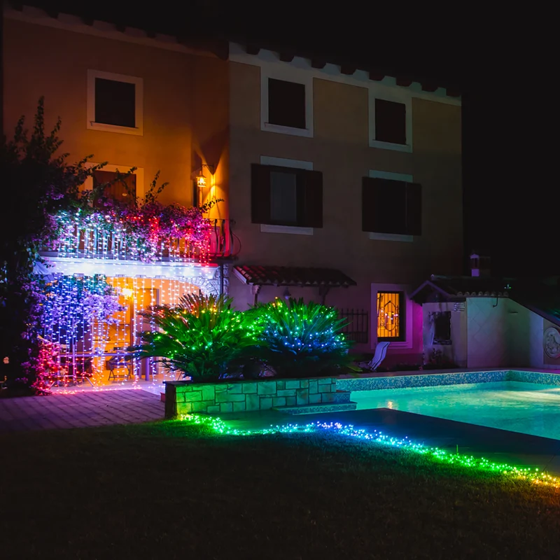 Twinkly 2,1m smarter Lichtervorhang Bunt und Weiß Edition mit 210 LEDs