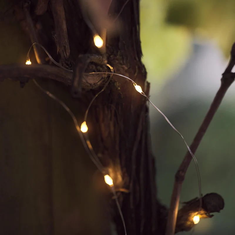 Batteriebetriebene 50er Mikro-LED-Lichterkette in Warmweiß für Innen & Außen