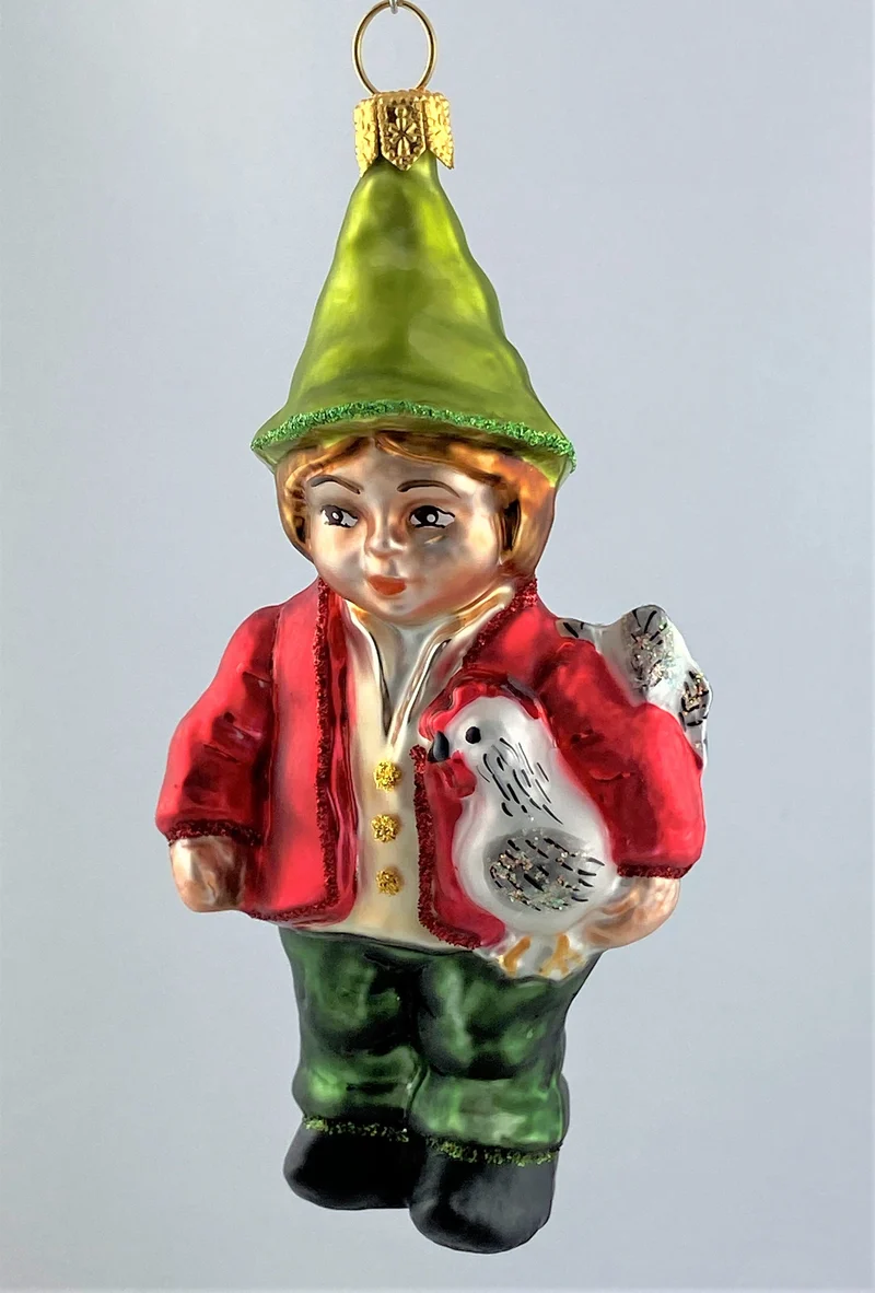 Zwerg mit Huhn unter dem Arm