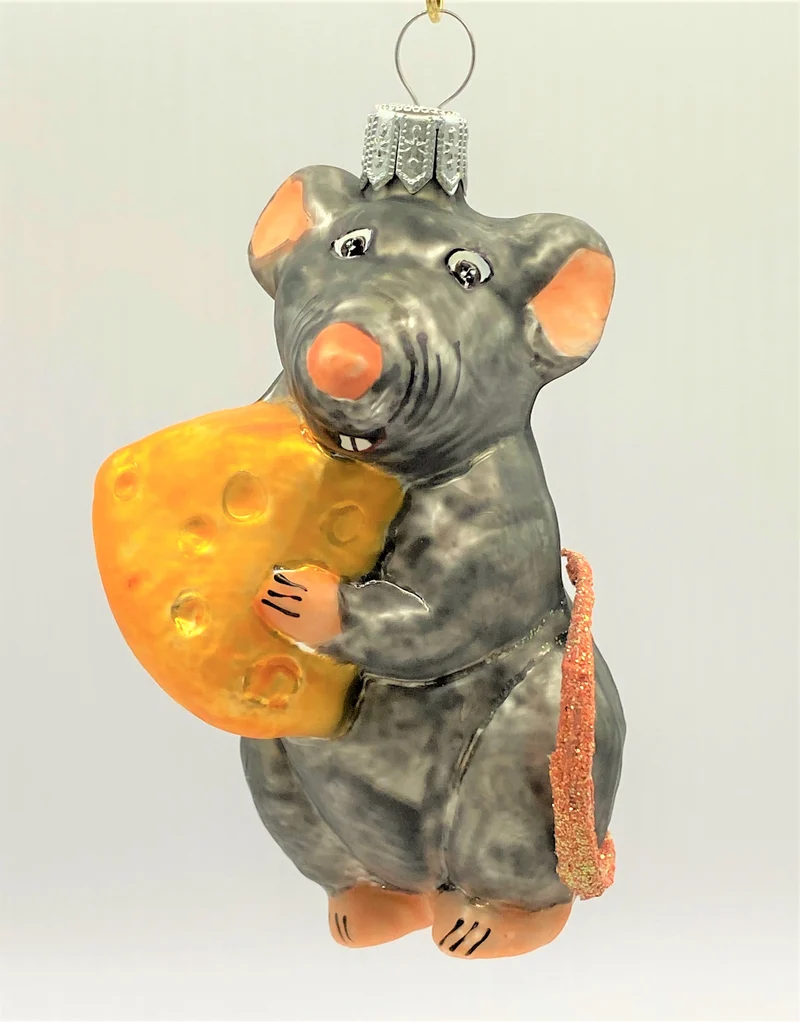 Graue Maus Ratatouille mag den Käse