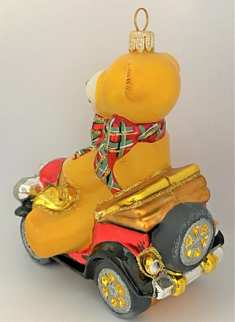 Teddy-Bär im roten Cabriolet, KOMOZJA MOSTOWSKI
