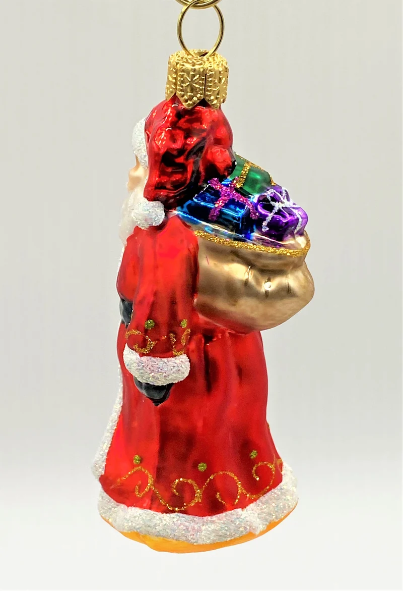 Kleiner Weihnachtsmann mit Geschenksack