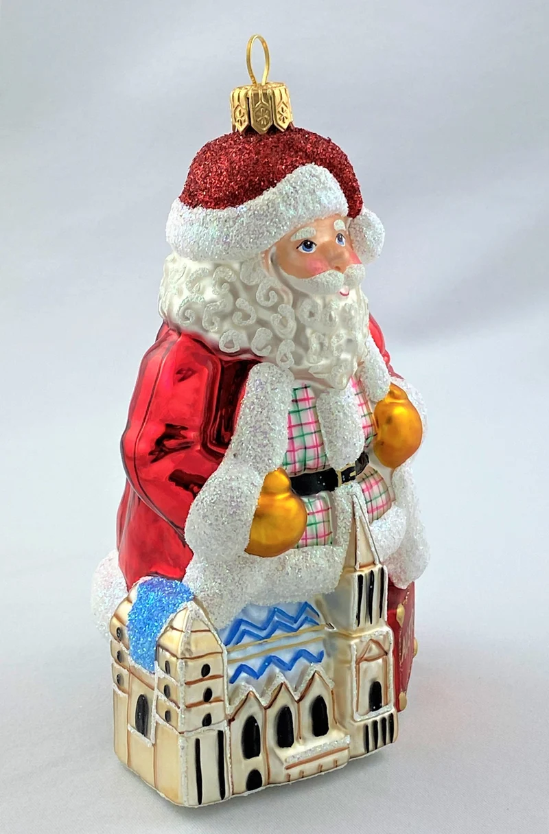 Santa ist in Wien beim Stephansdom, Österreich