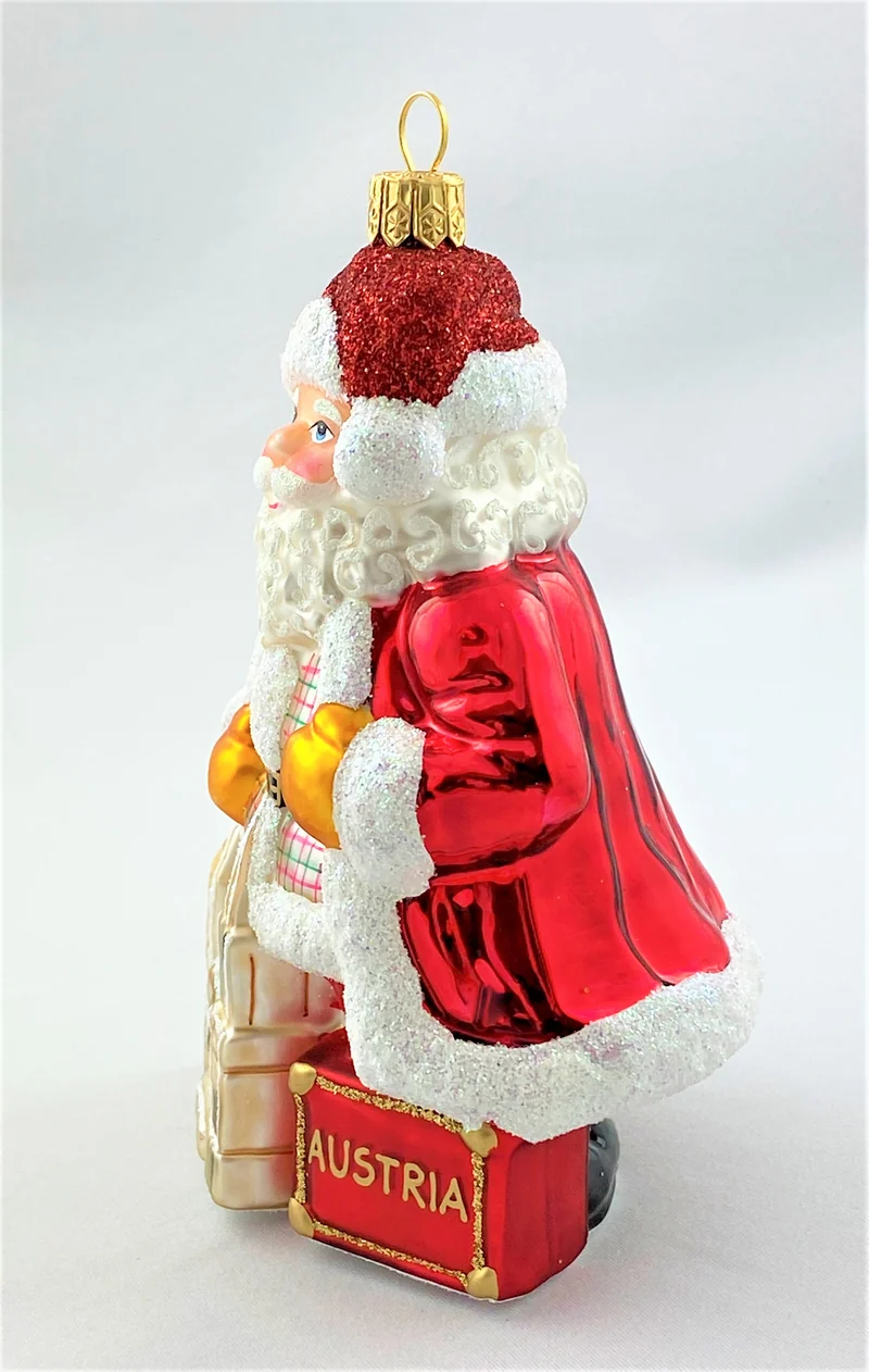Santa ist in Wien beim Stephansdom, Österreich