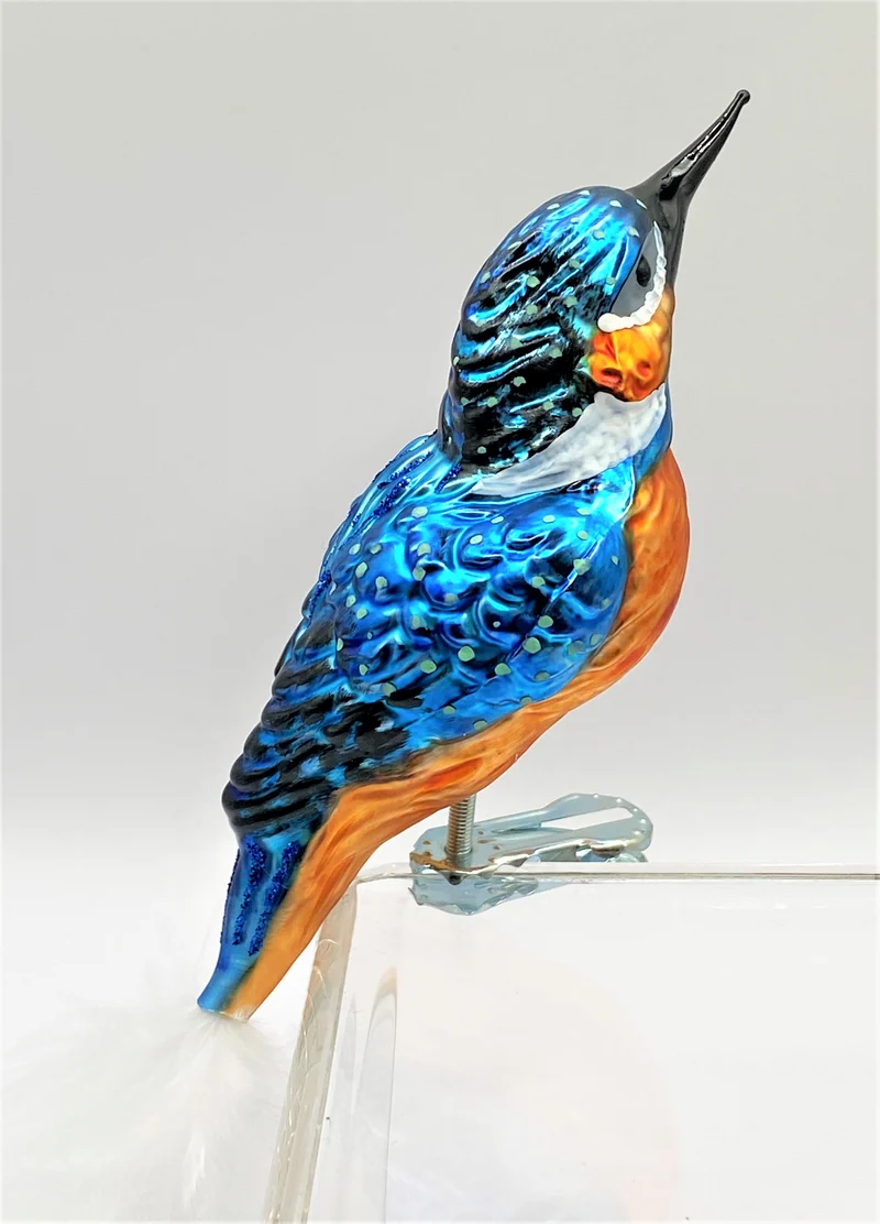 Eisvogel auf Clip, blau mit weisser Naturfeder
