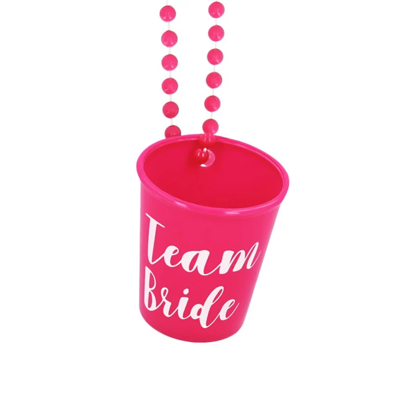 „Team Bride“-Halskette mit Schnapsglas