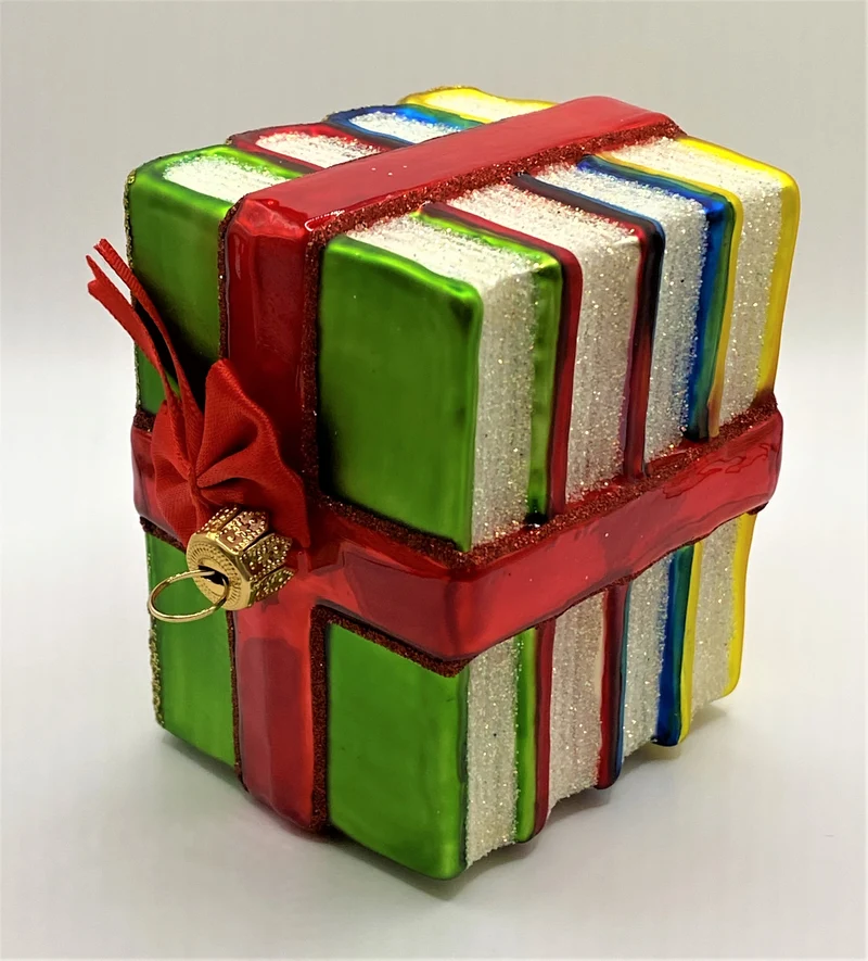 Bücherstapel mit Geschenkband