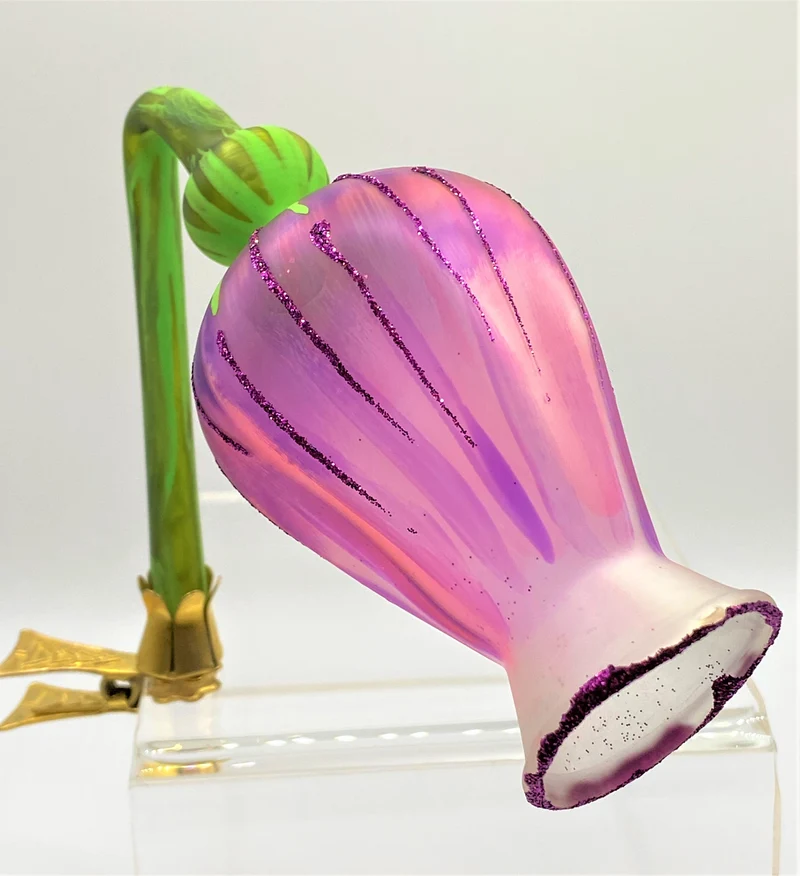 Glockenblume, rosa auf Clip