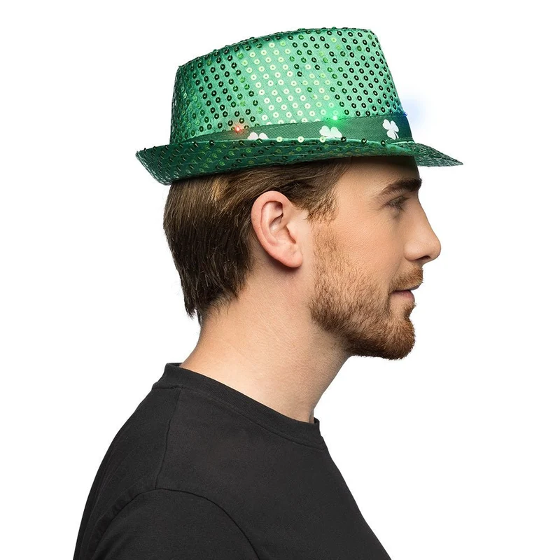 Grüner Hut mit LED