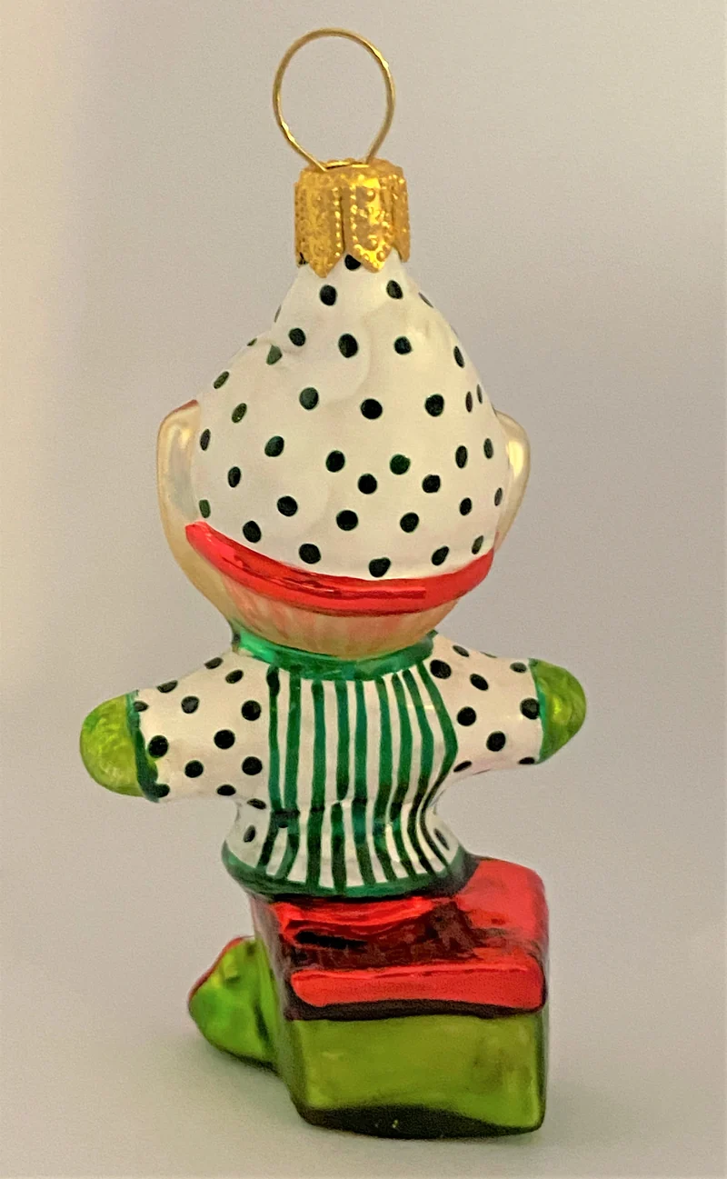 Kleiner grüner Weihnachtself