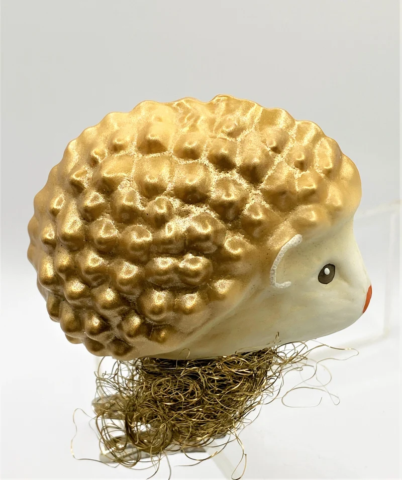 Dicker Igel auf Clip