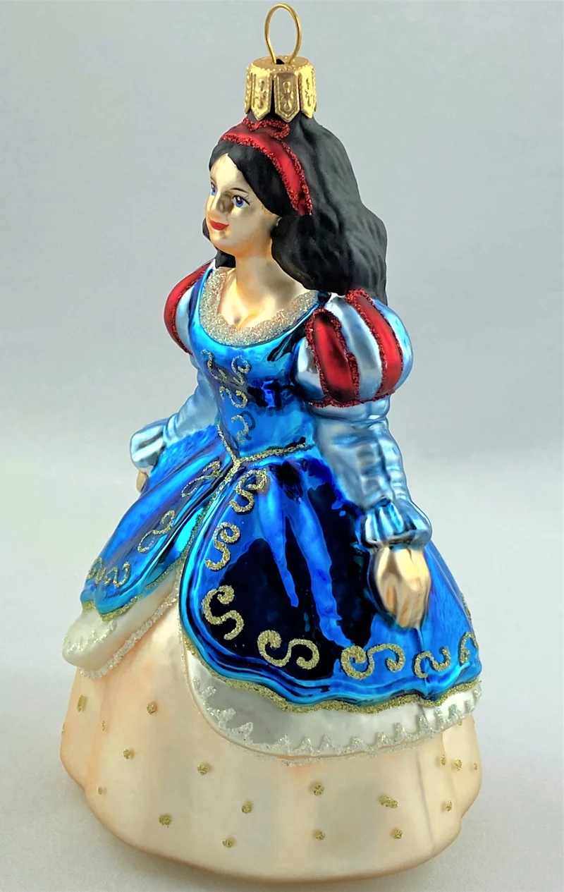 Prinzessin im blauen Kleid