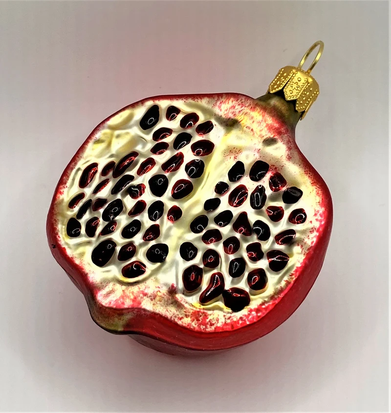 Halber kleiner Granatapfel