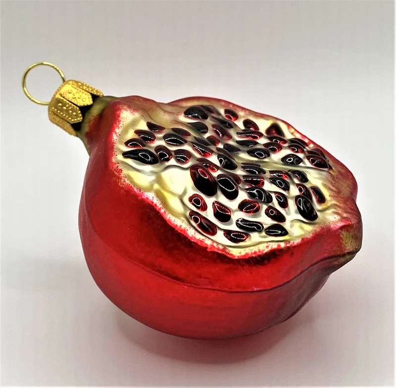 Halber kleiner Granatapfel