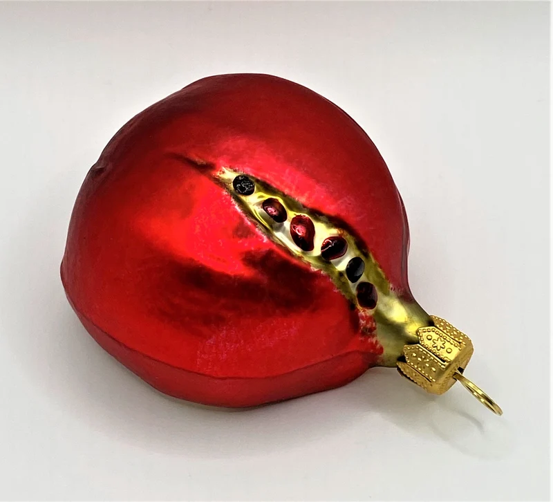 Halber kleiner Granatapfel