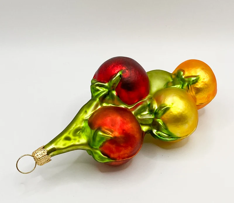 Tomaten am Zweig