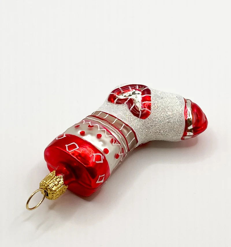 Weisse Weihnachts-Socke mit rotem Dekor