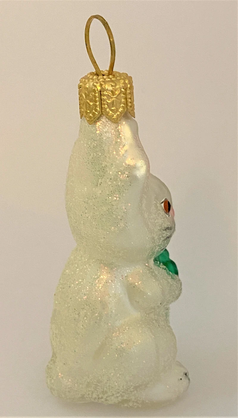 Kleiner weisser Hase
