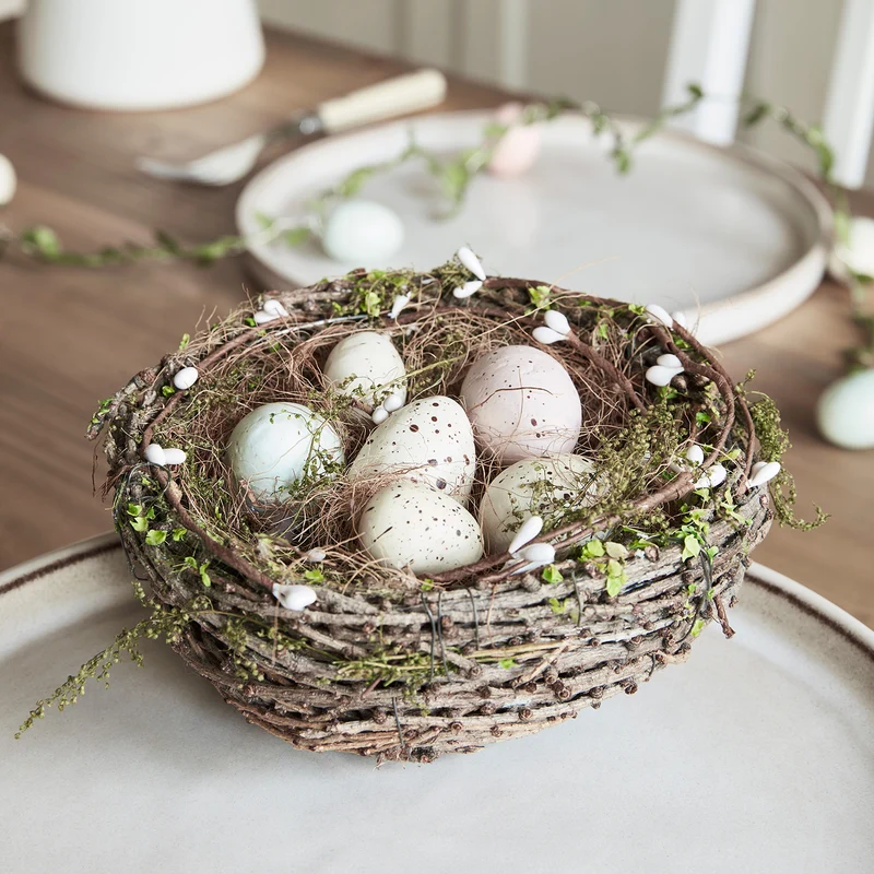 Osternest mit Eiern Osterdeko
