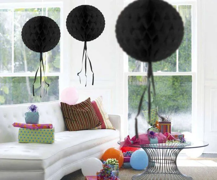 Wabenball Schwarz Fransen 30cm