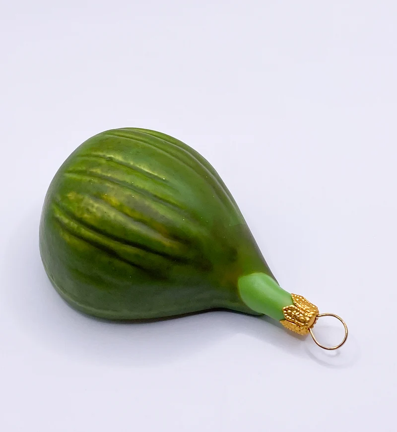 Halbe Feige mit grüner Schale
