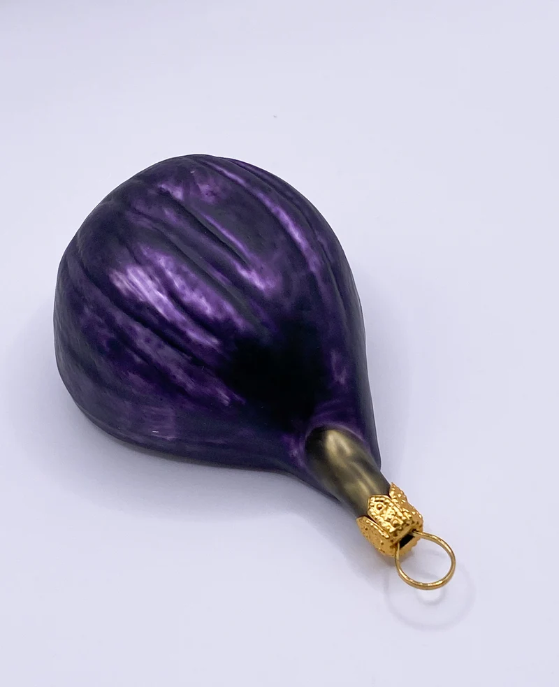 Halbe Feige mit violetter Schale