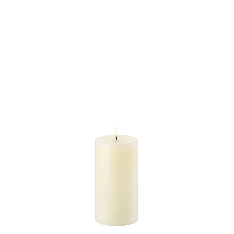 Uyuni LED Stumpenkerze, Ivory, 7,8 x 15,2 cm
