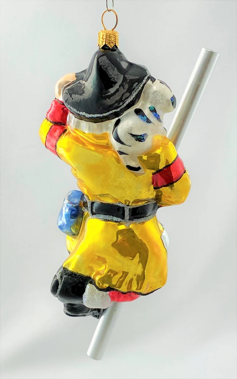 Feuerwehr-Santa rettet die kleine Katze
