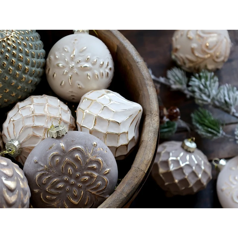 Chic Antique Weihnachtskugel mit Goldmuster