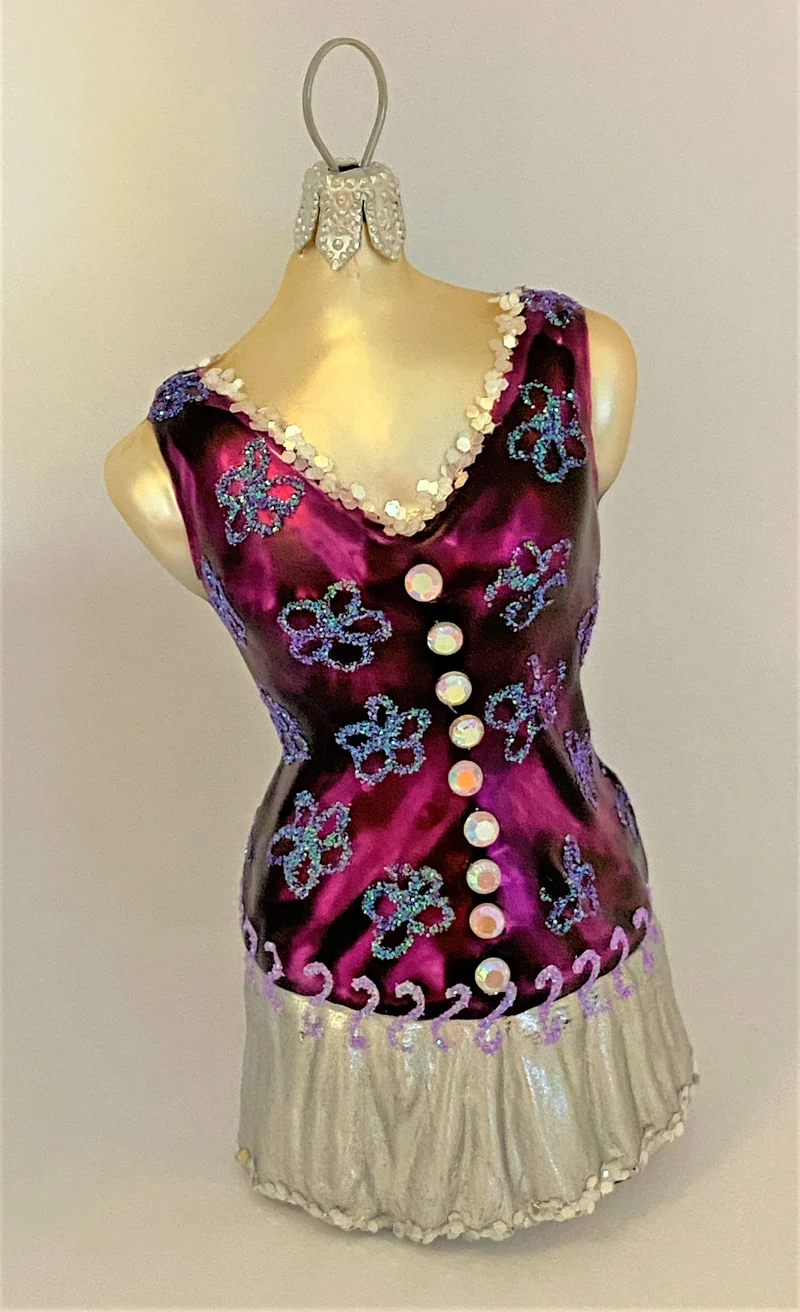 Kurzes violettes Kleid