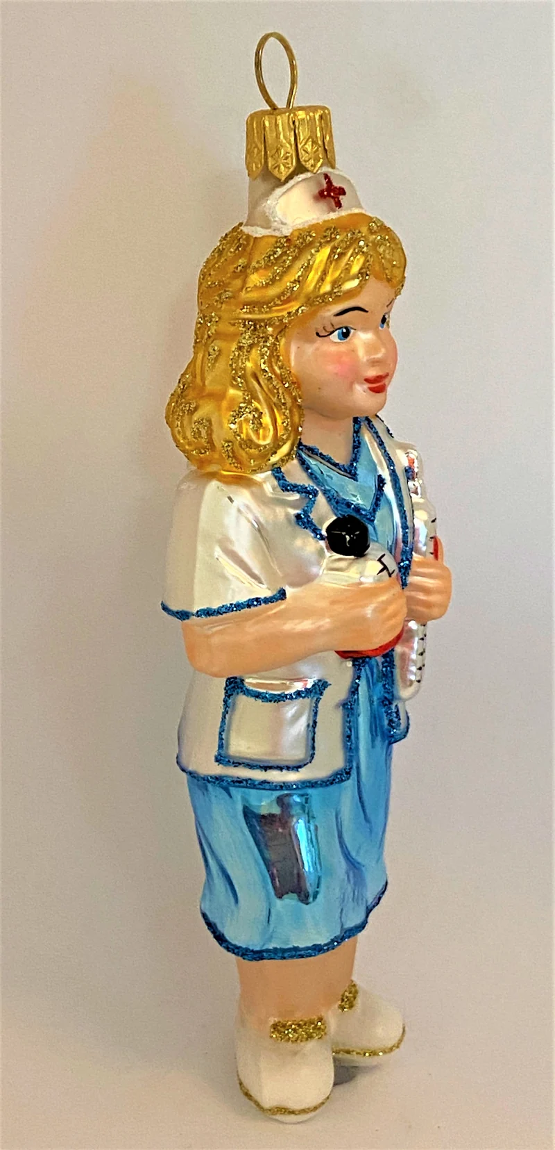 Blonde Krankenschwester