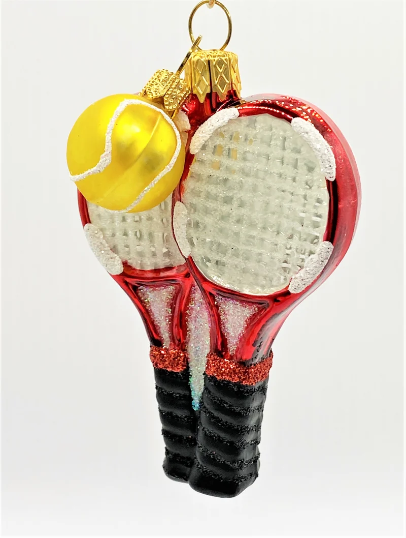 Tennisschläger mit kleinem Tennisball