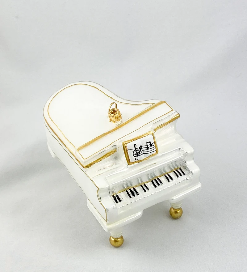 Weisser Flügel oder Piano