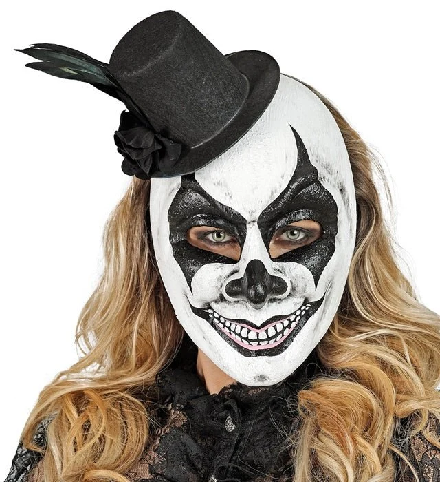 Hut mit Maske, schwarz-weiß, Totenkopf