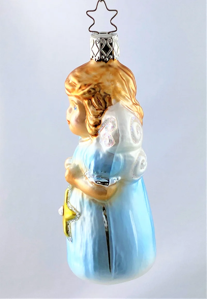 Engel im blauen Kleid mit Stern