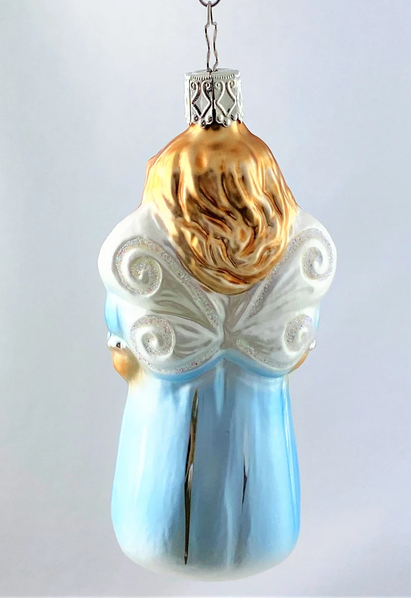 Engel im blauen Kleid mit Stern
