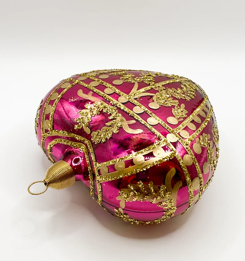 Pinkes Herz mit Empire Dekor