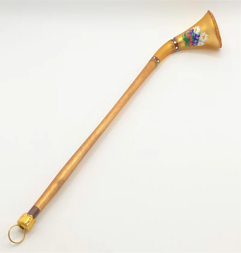 Alphorn mit Alpenblumenbemalung