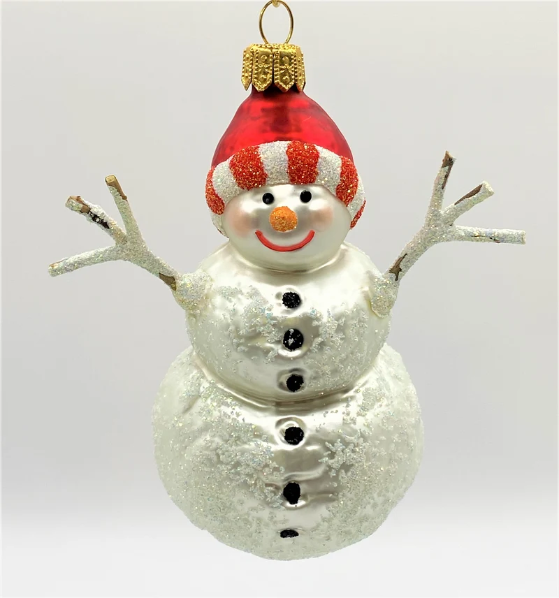 Schneemann mit roter Mütze