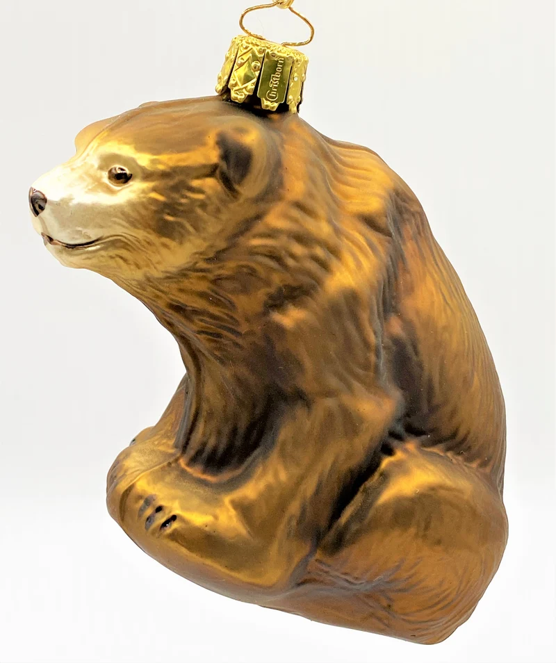 Sitzender Braunbär