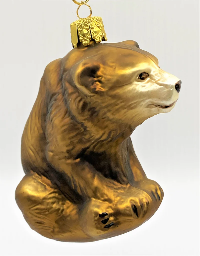 Sitzender Braunbär