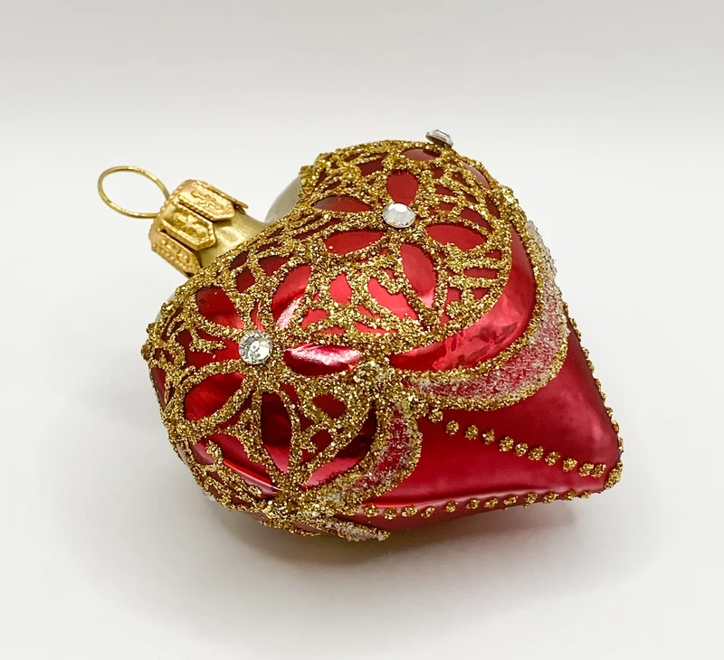 Rotes Herz mit Biedermeier-Dekor