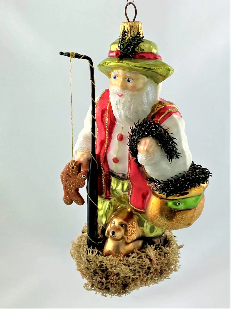 Weihnachtsmann geht mit dem Hund fischen