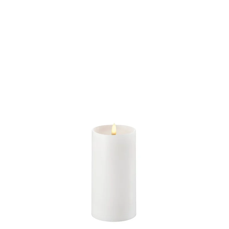 Uyuni LED Stumpenkerze, Nordic White, 7,8 x 15,2 cm, mit Einsenkung