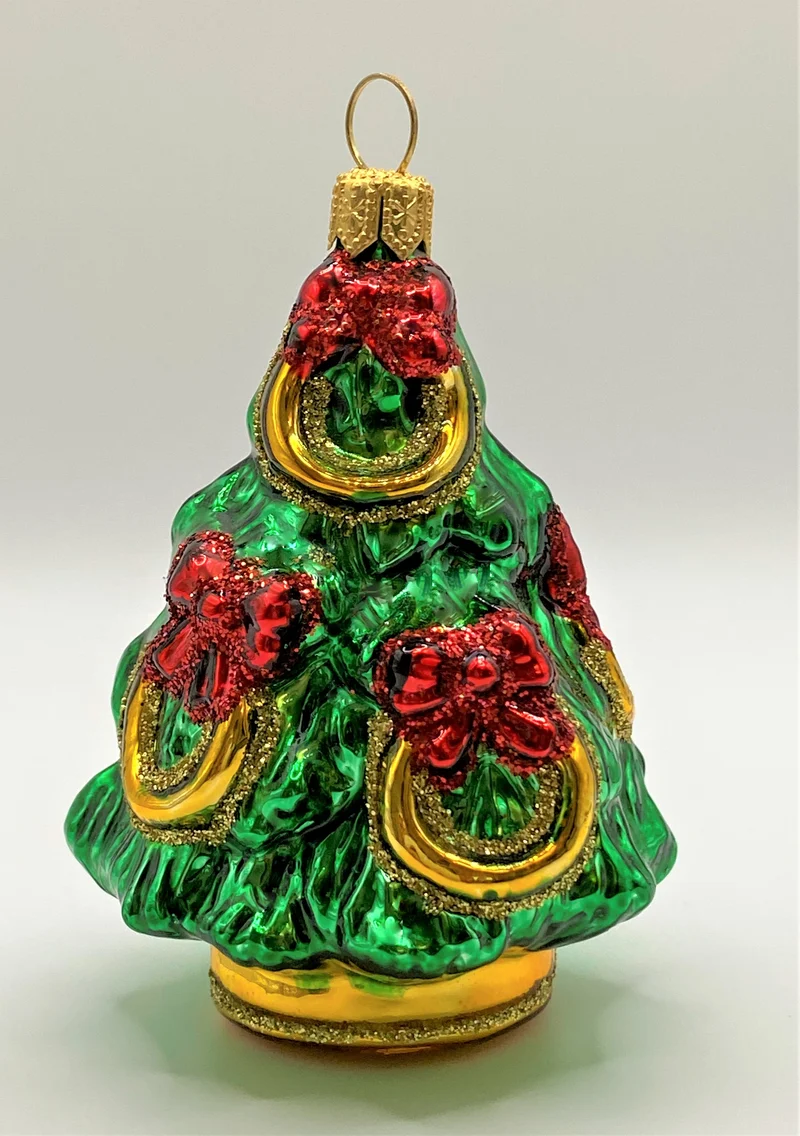 Kleiner Christbaum mit roten Schleifen